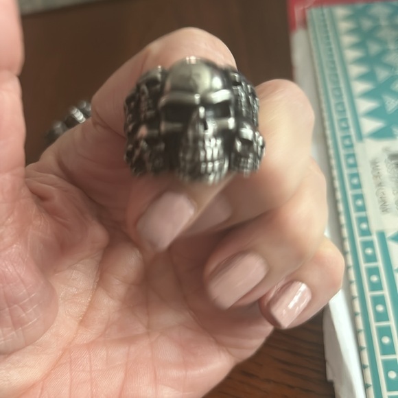 Men's or Ladies Multi Skull Ring Stainless Steel Sz 8 - Picture 4 of 6